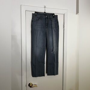 Hudson high-waisted straight-leg jeans ripped
Size 28
Brand New